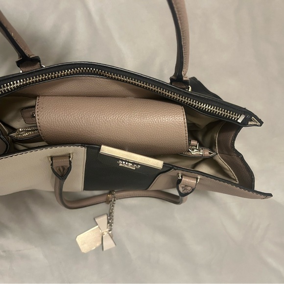 GUESS Tricolor Tote Bag and Wallet Set - Picture 2 of 5